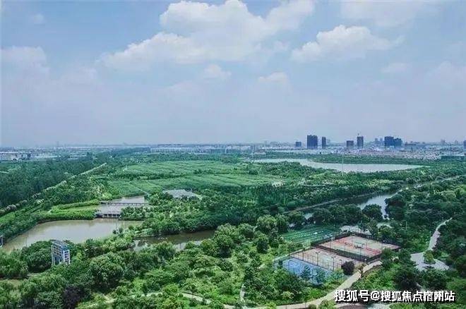 的清华附中嘉兴学校周边有丰富的生活设施交通便捷拥有绿化优美的槜李湖生态湿地。z6尊龙·中国网站科大书香湖畔售楼中心首页-科大书香湖畔欢迎你 清华品牌底蕴(图24)