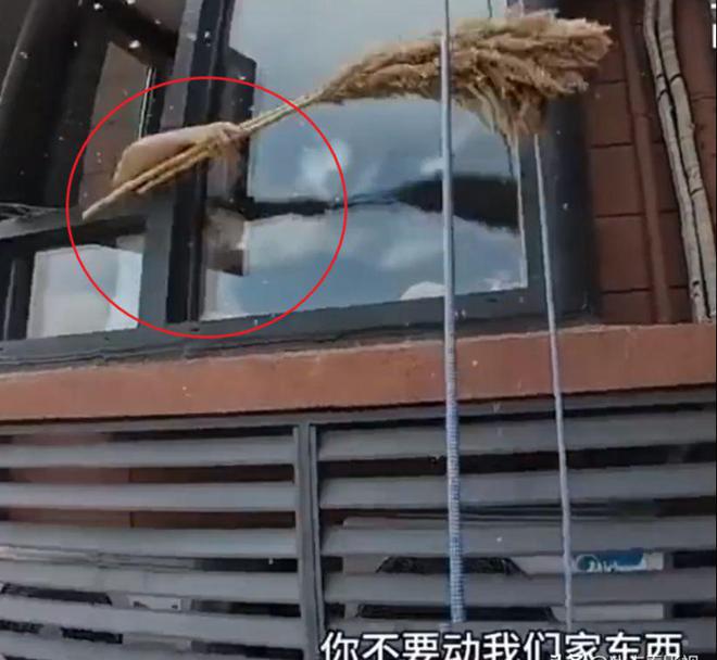业主自修却遭质疑真相曝光！凯时尊龙人生高层空调漏水(图4)
