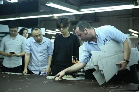 伟巴斯特的极致天窗工艺尊龙AG人生就是博遇见(图33)